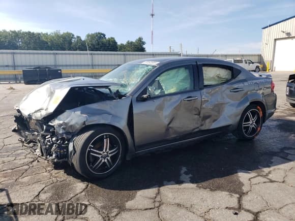 ✅ 2013 Dodge Avenger SE • VIN: 1C3CDZAB3DN564485 • Lot: 68545904. Wystawiony na Copart z przebiegiem 190 234 mil. Bezpłatny archiwum sprzedaży aukcyjnych z USA i szczegółowy raport historii pojazdu na DreamBid. Zdjęcie 1.