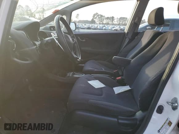 ✅ 2013 Honda Fit Sport • VIN: JHMGE8H54DC055844 • Лот: 93629155. Опубликован ранее на Copart с пробегом 216 664 миль. Бесплатный доступ к архиву аукционных продаж из США и подробный отчёт об истории автомобиля на DreamBid. Изображение 7.