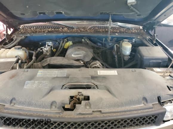 ✅ 2002 Chevrolet Silverado 2500HD LS • VIN: 1GCHK29UX2E202204 • Лот: 81839385. Опубликован ранее на Copart с пробегом 111 639 миль. Бесплатный доступ к архиву аукционных продаж из США и подробный отчёт об истории автомобиля на DreamBid. Изображение 11.