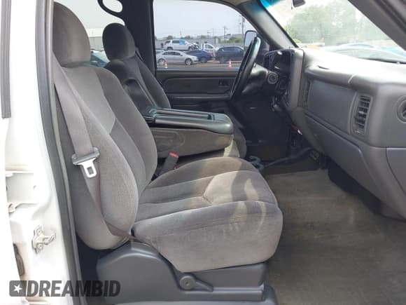 ✅ 2005 GMC Sierra 2500HD SLT • VIN: 1GTHK23255F811576 • Lot: 42496815. Listed on IAAI with 285,652 mi. Free auction sales archive from the USA and detailed vehicle history report at DreamBid. Image 5.