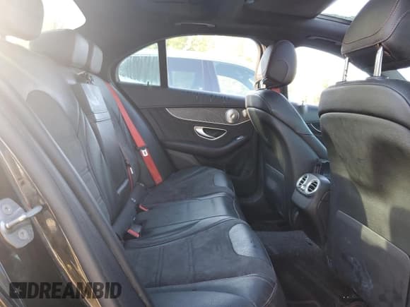 ✅ 2019 Mercedes-Benz C 43 AMG • VIN: 55SWF6EB5KU318074 • Lot: 83861615. Wystawiony na Copart z przebiegiem 226 992 mil. Bezpłatny archiwum sprzedaży aukcyjnych z USA i szczegółowy raport historii pojazdu na DreamBid. Zdjęcie 10.