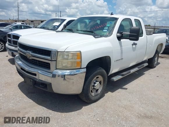 ✅ 2009 Chevrolet Silverado 2500HD Work Truck • VIN: 1GCHC49K79E156509 • Lot: 42566650. Wystawiony na IAAI z przebiegiem 218 736 mil. Bezpłatny archiwum sprzedaży aukcyjnych z USA i szczegółowy raport historii pojazdu na DreamBid. Zdjęcie 2.
