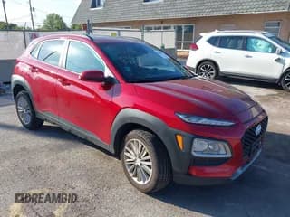 ✅ 2018 Hyundai Kona SEL • VIN: KM8K6CAA8JU086910 • Лот: 43265483. Опубликован ранее на IAAI с пробегом 94 323 миль. Бесплатный доступ к архиву аукционных продаж из США и подробный отчёт об истории автомобиля на DreamBid. Изображение 1.