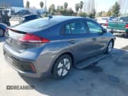 ✅ 2018 Hyundai Ioniq Blue • VIN: KMHC65LC0JU065418 • Lot: 41588505. Wystawiony na IAAI z przebiegiem 99 069 mil. Bezpłatny archiwum sprzedaży aukcyjnych z USA i szczegółowy raport historii pojazdu na DreamBid. Zdjęcie 4.