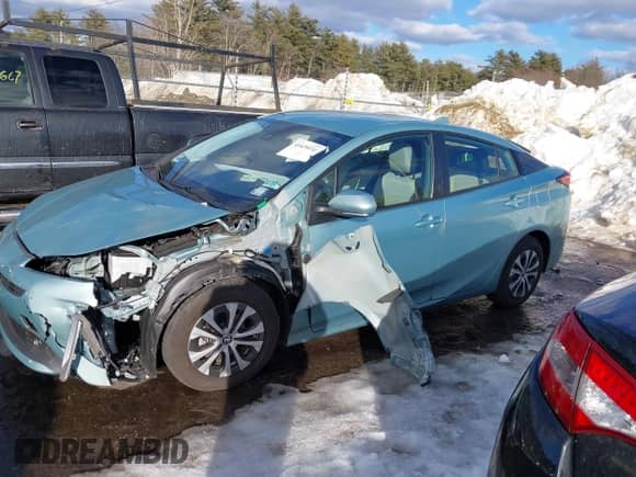 2022 Toyota Prius LE with VIN JTDL9MFUXN3040161, listed as a IAAI auction lot 41634231 with 8,437 mi miles and . Bid and sale history available at DreamBid. Image 14.