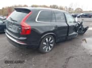 ✅ 2025 Volvo XC90 • VIN: YV4H60JF7S1303761 • Lot: 43584021. Wystawiony na IAAI z przebiegiem 9 510 mil. Bezpłatny archiwum sprzedaży aukcyjnych z USA i szczegółowy raport historii pojazdu na DreamBid. Zdjęcie 4.