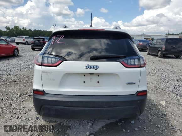 ✅ 2021 Jeep Cherokee Latitude Plus • VIN: 1C4PJLLB2MD165041 • Lot: 59707585. Wystawiony na Copart z przebiegiem 107 955 mil. Bezpłatny archiwum sprzedaży aukcyjnych z USA i szczegółowy raport historii pojazdu na DreamBid. Zdjęcie 6.