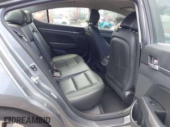 ✅ 2017 Hyundai Elantra SE • VIN: KMHD84LF5HU193876 • Lot: 42047697. Wystawiony na IAAI z przebiegiem 61 398 mil. Bezpłatny archiwum sprzedaży aukcyjnych z USA i szczegółowy raport historii pojazdu na DreamBid. Zdjęcie 8.