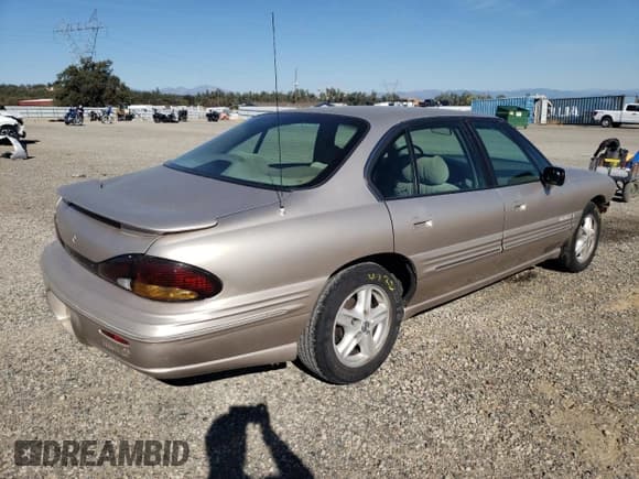 ✅ 1999 Pontiac Bonneville SE • VIN: 1G2HX52K4XH247855 • Lot: 72559044. Wystawiony na Copart z przebiegiem 160 677 mil. Bezpłatny archiwum sprzedaży aukcyjnych z USA i szczegółowy raport historii pojazdu na DreamBid. Zdjęcie 3.