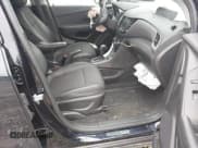 ✅ 2022 Chevrolet Trax LT • VIN: KL7CJPSM9NB516854 • Lot: 42344457. Wystawiony na IAAI z przebiegiem 14 000 mil. Bezpłatny archiwum sprzedaży aukcyjnych z USA i szczegółowy raport historii pojazdu na DreamBid. Zdjęcie 5.