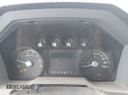 ✅ 2012 Ford F-250 XL • VIN: 1FDBF2B60CEC35487 • Lot: 42251524. Wystawiony na IAAI z przebiegiem 380 107 mil. Bezpłatny archiwum sprzedaży aukcyjnych z USA i szczegółowy raport historii pojazdu na DreamBid. Zdjęcie 7.