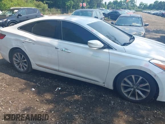✅ 2016 Hyundai Azera • VIN: KMHFG4JG9GA507584 • Lot: 42649350. Listed on IAAI with 103,734 mi. Free auction sales archive from the USA and detailed vehicle history report at DreamBid. Image 6.