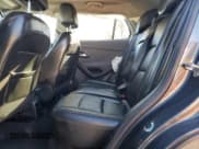 ✅ 2022 Chevrolet Trax LT • VIN: KL7CJPSM6NB515273 • Lot: 93131845. Wystawiony na Copart z przebiegiem 99 509 mil. Bezpłatny archiwum sprzedaży aukcyjnych z USA i szczegółowy raport historii pojazdu na DreamBid. Zdjęcie 11.