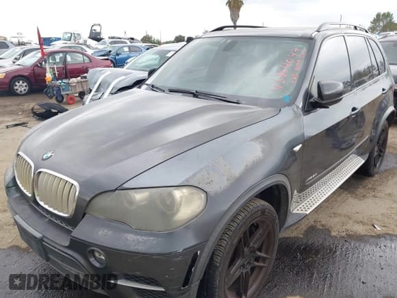 ✅ 2011 BMW X5 50i • VIN: 5UXZV8C55BL419718 • Lot: 43764047. Wystawiony na IAAI z przebiegiem 152 449 mil. Bezpłatny archiwum sprzedaży aukcyjnych z USA i szczegółowy raport historii pojazdu na DreamBid. Zdjęcie 6.