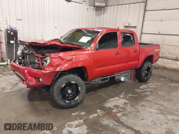 ✅ 2015 Toyota Tacoma • VIN: 3TMLU4EN3FM196518 • Lot: 41198481. Listed on IAAI with 96,277 mi. Free auction sales archive from the USA and detailed vehicle history report at DreamBid. Image 2.
