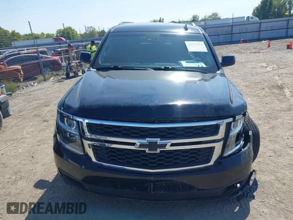 ✅ 2020 Chevrolet Suburban LT • VIN: 1GNSCHKC5LR102083 • Lot: 40551013. Wystawiony na IAAI z przebiegiem 105 555 mil. Bezpłatny archiwum sprzedaży aukcyjnych z USA i szczegółowy raport historii pojazdu na DreamBid. Zdjęcie 12.