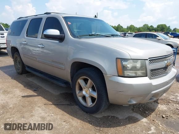✅ 2007 Chevrolet Suburban LTZ • VIN: 3GNFC16J77G318878 • Lot: 43017811. Listed on IAAI with 293,693 mi. Free auction sales archive from the USA and detailed vehicle history report at DreamBid. Image 1.