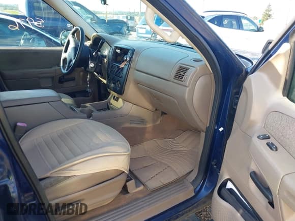 ✅ 2004 Ford Explorer XLS • VIN: 1FMZU72K24ZA70888 • Lot: 42605976. Wystawiony na IAAI z przebiegiem 194 946 mil. Bezpłatny archiwum sprzedaży aukcyjnych z USA i szczegółowy raport historii pojazdu na DreamBid. Zdjęcie 5.