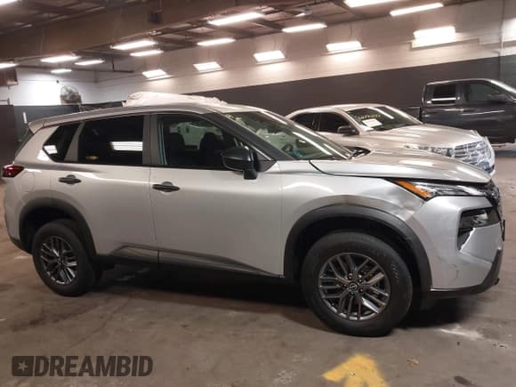 ✅ 2025 Nissan Rogue S • VIN: 5N1BT3ABXSC776215 • Lot: 41797913. Listed on IAAI with 60 mi. Free auction sales archive from the USA and detailed vehicle history report at DreamBid. Image 13.