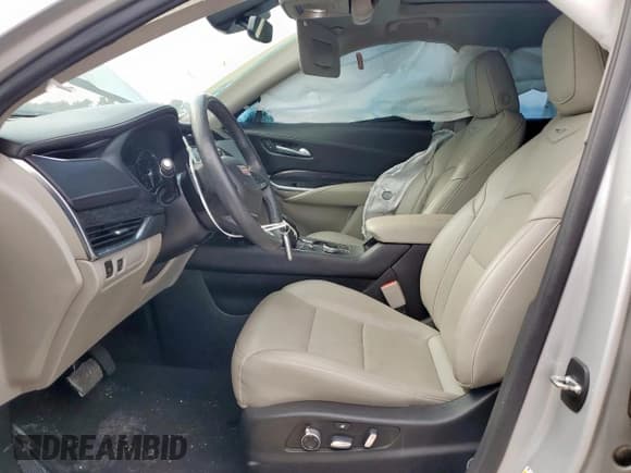 ✅ 2021 Cadillac XT4 FWD Premium Luxury • VIN: 1GYFZCR42MF060933 • Lot: 63623955. Wystawiony na Copart z przebiegiem 24 169 mil. Bezpłatny archiwum sprzedaży aukcyjnych z USA i szczegółowy raport historii pojazdu na DreamBid. Zdjęcie 7.