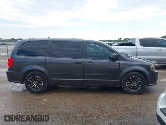✅ 2016 Dodge Grand Caravan R/T • VIN: 2C4RDGEG5GR310395 • Лот: 43056800. Опубликован ранее на IAAI с пробегом 153 384 миль. Бесплатный доступ к архиву аукционных продаж из США и подробный отчёт об истории автомобиля на DreamBid. Изображение 13.