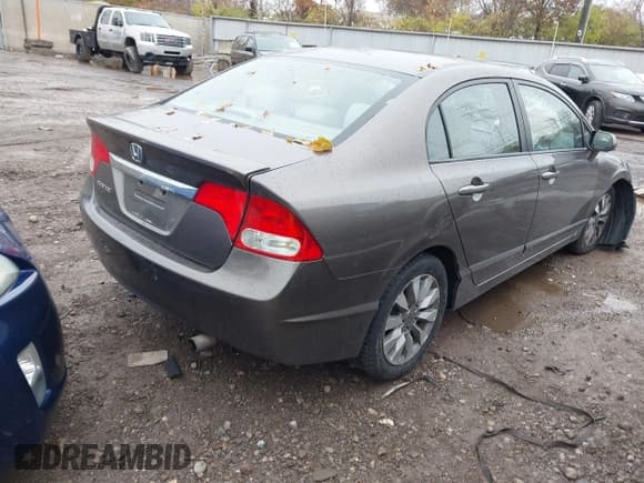 ✅ 2010 Honda Civic EX • VIN: 19XFA1F8XAE019125 • Lot: 43738748. Listed on IAAI with 154,128 mi. Free auction sales archive from the USA and detailed vehicle history report at DreamBid. Image 4.