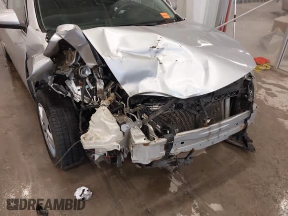 ✅ 2013 Mazda 6 i Sport • VIN: 1YVHZ8BH9D5M13919 • Lot: 41712211. Wystawiony na IAAI z przebiegiem 123 213 mil. Bezpłatny archiwum sprzedaży aukcyjnych z USA i szczegółowy raport historii pojazdu na DreamBid. Zdjęcie 6.