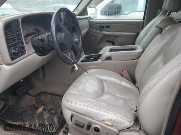 ✅ 2004 Chevrolet Suburban LT • VIN: 1GNFK16Z64J175067 • Лот: 79857884. Опубликован ранее на Copart с пробегом 268 989 миль. Бесплатный доступ к архиву аукционных продаж из США и подробный отчёт об истории автомобиля на DreamBid. Изображение 7.