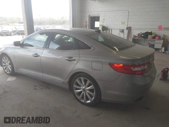 ✅ 2012 Hyundai Azera • VIN: KMHFH4JG5CA002049 • Lot: 42164271. Wystawiony na IAAI z przebiegiem 190 980 mil. Bezpłatny archiwum sprzedaży aukcyjnych z USA i szczegółowy raport historii pojazdu na DreamBid. Zdjęcie 3.