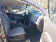 ✅ 2019 Chevrolet Colorado 2WD Work Truck • VIN: 1GCGSBEA8K1262061 • Lot: 41114924. Wystawiony na IAAI z przebiegiem 131 995 mil. Bezpłatny archiwum sprzedaży aukcyjnych z USA i szczegółowy raport historii pojazdu na DreamBid. Zdjęcie 5.