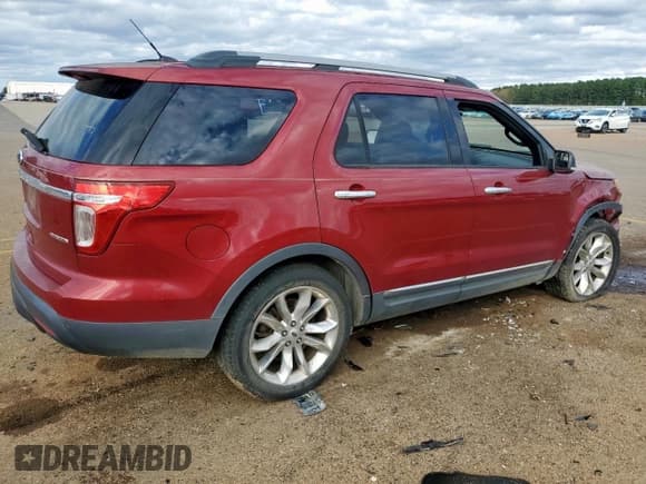 ✅ 2014 Ford Explorer XLT • VIN: 1FM5K7D81EGA32412 • Lot: 92123685. Wystawiony na Copart z przebiegiem 234 756 mil. Bezpłatny archiwum sprzedaży aukcyjnych z USA i szczegółowy raport historii pojazdu na DreamBid. Zdjęcie 3.