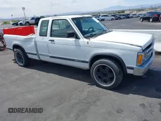 ✅ 1993 Chevrolet S-10 • VIN: 1GCCT19Z8P0171682 • Lot: 42073497. Wystawiony na IAAI z przebiegiem 168 941 mil. Bezpłatny archiwum sprzedaży aukcyjnych z USA i szczegółowy raport historii pojazdu na DreamBid. Zdjęcie 1.