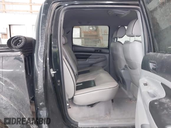 ✅ 2008 Toyota Tacoma • VIN: 5TELU42N88Z554402 • Lot: 41509696. Wystawiony na IAAI z przebiegiem 112 077 mil. Bezpłatny archiwum sprzedaży aukcyjnych z USA i szczegółowy raport historii pojazdu na DreamBid. Zdjęcie 8.