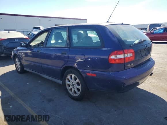 ✅ 2004 Volvo V40 • VIN: YV1VW27524F027635 • Лот: 76744664. Опубликован ранее на Copart с пробегом 130 302 миль. Бесплатный доступ к архиву аукционных продаж из США и подробный отчёт об истории автомобиля на DreamBid. Изображение 2.