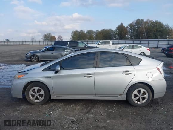 ✅ 2011 Toyota Prius III • VIN: JTDKN3DU1B0280975 • Lot: 43773089. Wystawiony na IAAI z przebiegiem 234 915 mil. Bezpłatny archiwum sprzedaży aukcyjnych z USA i szczegółowy raport historii pojazdu na DreamBid. Zdjęcie 14.