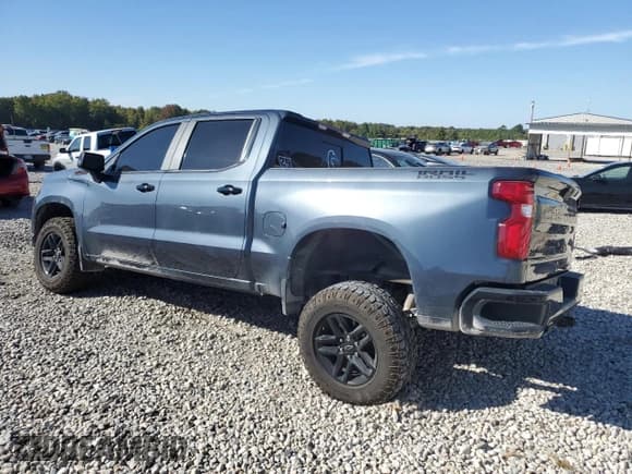 ✅ 2019 Chevrolet Silverado 1500 LT Trail Boss • VIN: 3GCPYFED7KG183711 • Lot: 82708405. Wystawiony na Copart z przebiegiem 121 743 mil. Bezpłatny archiwum sprzedaży aukcyjnych z USA i szczegółowy raport historii pojazdu na DreamBid. Zdjęcie 2.