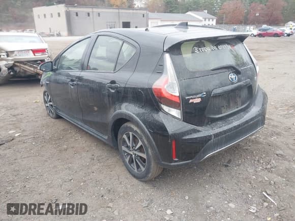 ✅ 2018 Toyota Prius One • VIN: JTDKDTB37J1606137 • Lot: 40709527. Listed on IAAI with 92,356 mi. Free auction sales archive from the USA and detailed vehicle history report at DreamBid. Image 3.