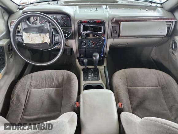 ✅ 2000 Jeep Grand Cherokee Laredo • VIN: 1J4GW48S1YC389472 • Lot: 81714815. Listed on Copart with 266,871 mi. Free auction sales archive from the USA and detailed vehicle history report at DreamBid. Image 8.