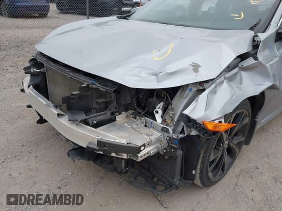✅ 2019 Honda Civic Sport • VIN: 2HGFC2F87KH579823 • Lot: 43543235. Listed on IAAI with 68,519 mi. Free auction sales archive from the USA and detailed vehicle history report at DreamBid. Image 6.