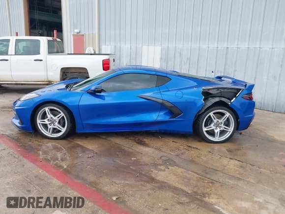 ✅ 2022 Chevrolet Corvette 3LT • VIN: 1G1YC2D45N5110838 • Lot: 41771276. Listed on IAAI with 24,696 mi. Free auction sales archive from the USA and detailed vehicle history report at DreamBid. Image 14.
