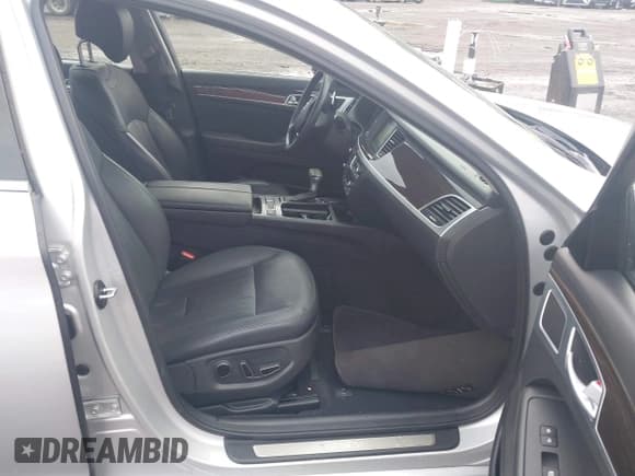 ✅ 2018 Genesis G80 3.8L • VIN: KMHGN4JE1JU237104 • Lot: 43665335. Wystawiony na IAAI z przebiegiem 44 988 mil. Bezpłatny archiwum sprzedaży aukcyjnych z USA i szczegółowy raport historii pojazdu na DreamBid. Zdjęcie 5.