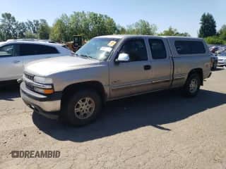 2000 Chevrolet Silverado 1500 LS с VIN 1GCEK19V1YE415735, выставлен на аукционе Copart как лот 68591745 с пробегом 209 122 миль миль и Списание • Salvage title. История ставок и продаж доступна на DreamBid. Изображение 1.
