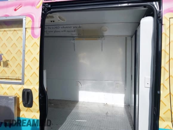 ✅ 2018 Ram ProMaster Cargo • VIN: 3C6TRVDG6JE124684 • Lot: 43386609. Wystawiony na IAAI z przebiegiem 135 516 mil. Bezpłatny archiwum sprzedaży aukcyjnych z USA i szczegółowy raport historii pojazdu na DreamBid. Zdjęcie 8.