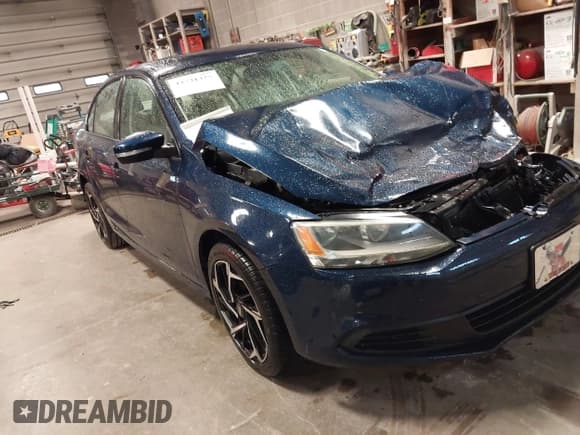 ✅ 2014 Volkswagen Jetta SE • VIN: 3VWD17AJ8EM267743 • Lot: 43731325. Wystawiony na IAAI z przebiegiem 105 545 mil. Bezpłatny archiwum sprzedaży aukcyjnych z USA i szczegółowy raport historii pojazdu na DreamBid. Zdjęcie 1.