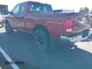 2015 Ram 1500 Express z VIN 1C6RR7FT3FS720257, wystawiony jako IAAI lot #42023090 z przebiegiem 136 089 mil mil oraz . Historia ofert i sprzedaży dostępna na DreamBid. Obrazek 3.