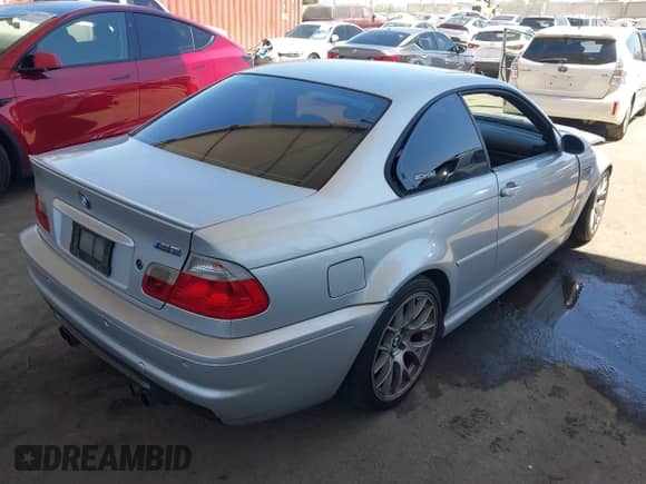 2002 BMW 3 Series M3 с VIN WBSBL93472JR18143, выставлен на аукционе IAAI как лот 42643978 с пробегом 193 689 миль миль и . История ставок и продаж доступна на DreamBid. Изображение 4.