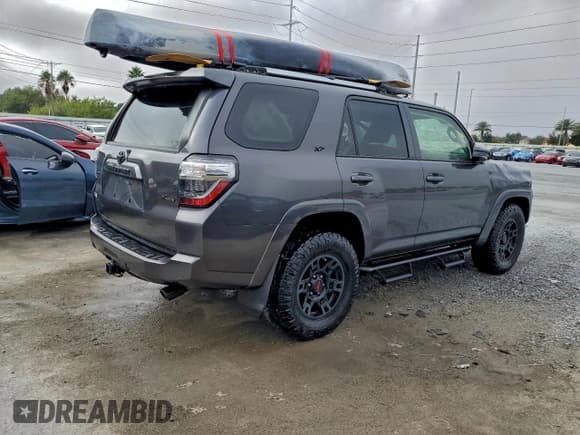 ✅ 2022 Toyota 4Runner SR5 • VIN: JTEEU5JR8N5262553 • Lot: 93373915. Listed on Copart with 23,833 mi. Free auction sales archive from the USA and detailed vehicle history report at DreamBid. Image 3.
