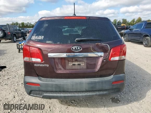 ✅ 2013 Kia Sorento LX • VIN: 5XYKT3A19DG334200 • Лот: 91915945. Опубликован ранее на Copart с пробегом 49 718 миль. Бесплатный доступ к архиву аукционных продаж из США и подробный отчёт об истории автомобиля на DreamBid. Изображение 6.