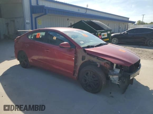 ✅ 2017 Hyundai Elantra Limited • VIN: 5NPD84LF5HH010197 • Лот: 84811065. Опубликован ранее на Copart с пробегом Не указан. Бесплатный доступ к архиву аукционных продаж из США и подробный отчёт об истории автомобиля на DreamBid. Изображение 4.