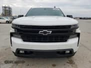 ✅ 2019 Chevrolet Silverado 1500 RST • VIN: 1GCUYEEDXKZ390834 • Lot: 71093352. Wystawiony na Copart z przebiegiem 74 092 mil. Bezpłatny archiwum sprzedaży aukcyjnych z USA i szczegółowy raport historii pojazdu na DreamBid. Zdjęcie 5.